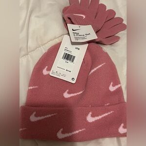 Nike Pink Set with White Accents SET 😍